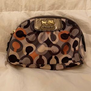 Cosmetic bag